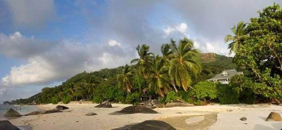 beach-in-front  (© Seychellen Buchen)