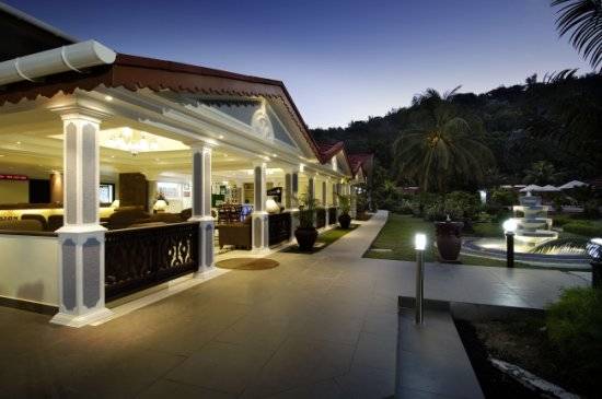 seychelles-berjayapraslinbeach-resort-entrance2  (© Berjaya Praslin Beach Hotel / Berjaya Praslin Beach Hotel)