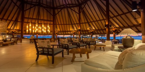 seychelles-booking-Denis-Private-Island-lobby-lounge  (© Seychellen Buchen)
