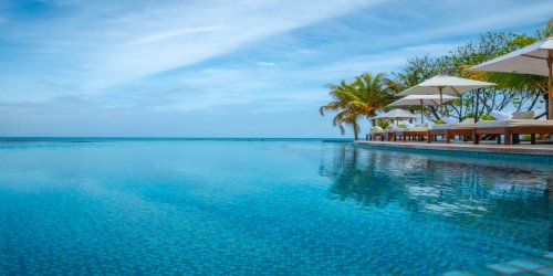 seychelles-booking-Denis-Private-Island-pool1  (© Seychellen Buchen)
