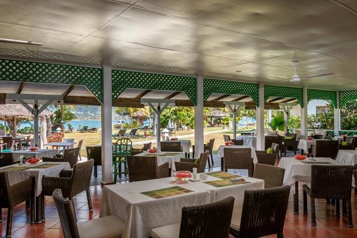 seychelles-booking-cerf-island-habitation-cerf-island-restaurant-view1  (© Seychellen Buchen)