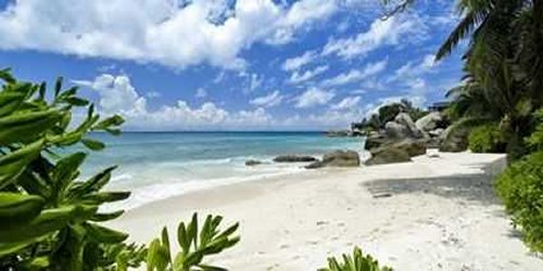 seychelles-booking-mahe-le-bonheur-villa-carana-beach1  (© Seychellen Buchen)
