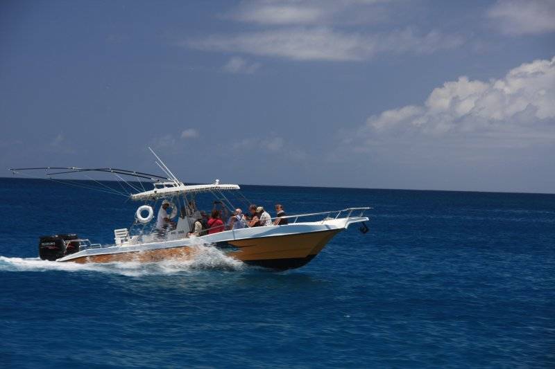 seychelles-excursions-island-experience-boat-charter  (© Seychellen Buchen)