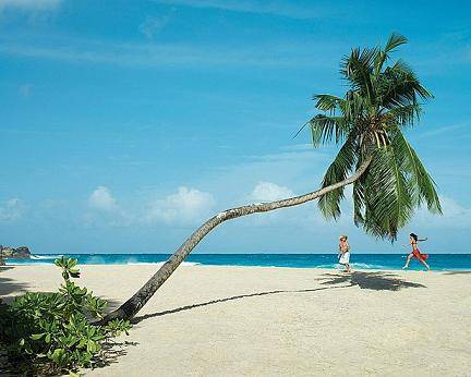 seychelles-four-season-plage  (© Vision Voyages TN / Four Seasons Resort SeychellesFour Seasons)