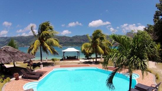 seychelles-habitation-cerf-island-pool1  (© Seychellen Buchen)