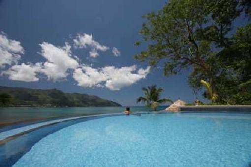 seychelles-hilton-piscine-2  (© Vision Voyages TN / Hilton Seychelles Northolme Resort & Spa)