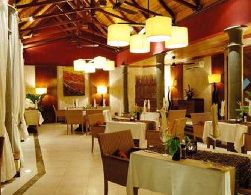 seychelles-hilton-restaurant  (© Vision Voyages TN / Hilton Seychelles Northolme Resort & Spa)