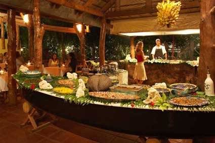 seychelles-laurier-guesthouse-buffet  (© Vision Voyages TN / Les Lauriers Hotel et Restaurant)