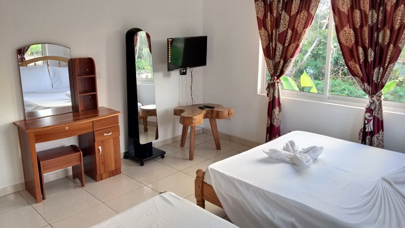 seychelles-praslin-casadani-luxury-appartement-room  (© Seychellen Buchen)