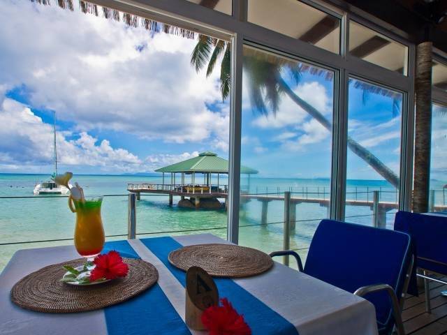seychelles-praslin-coco-de-mer-restaurant-vue-mer  (© Vision Voyages TN / Coco de Mer)