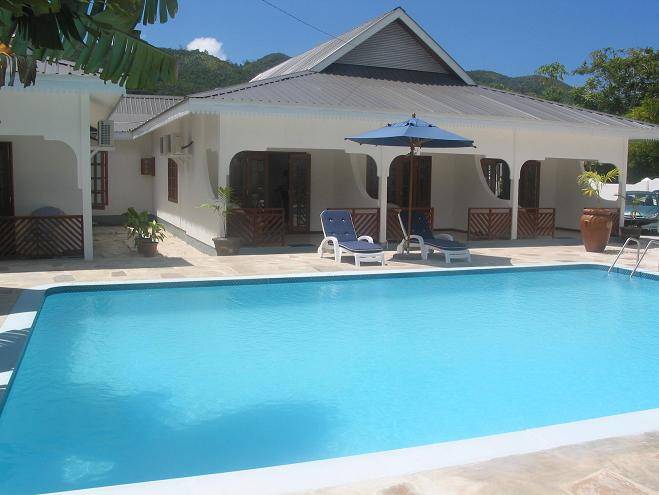 seychelles-villas-de-mer-piscine  (© Villas de Mer Hotel / Hotel Villas de Mer)